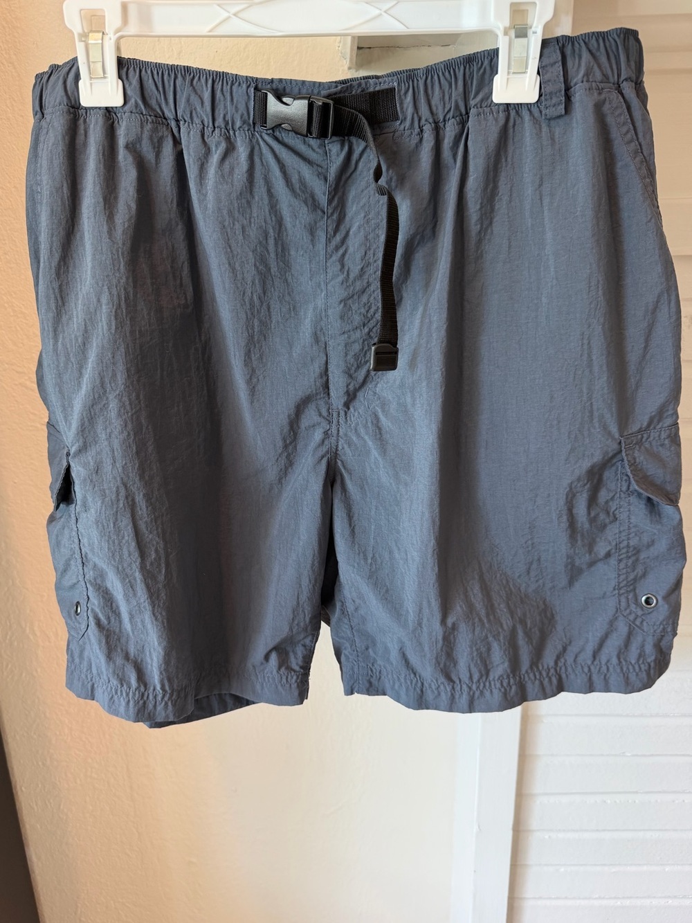 REI Men’s Gray Nylon Cargo Shorts Size L Adjustable Waist Outdoor Hiking Utility